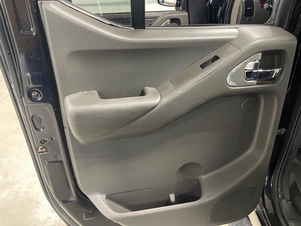Nissan Frontier  2015