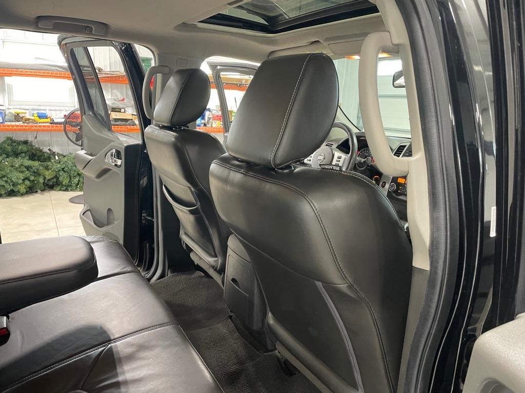 Nissan Frontier  2015