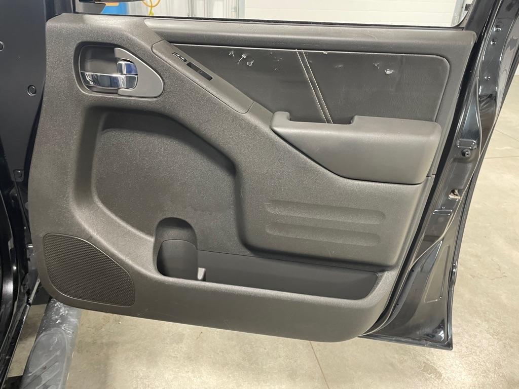 Nissan Frontier  2015
