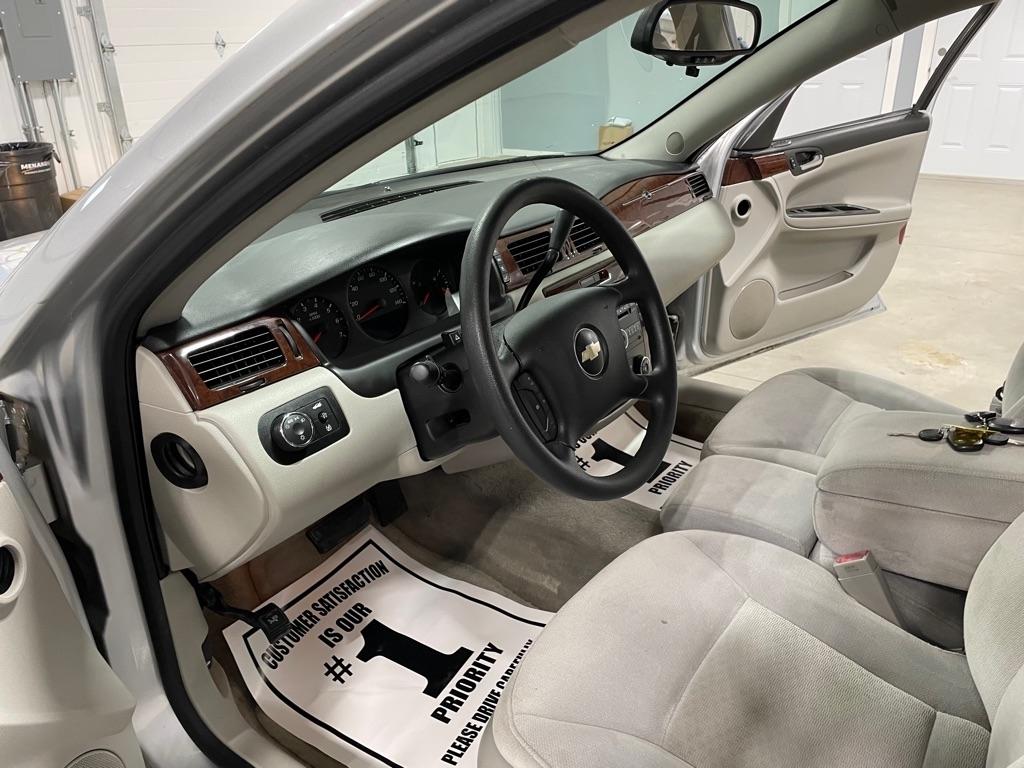 Chevrolet Impala  2010
