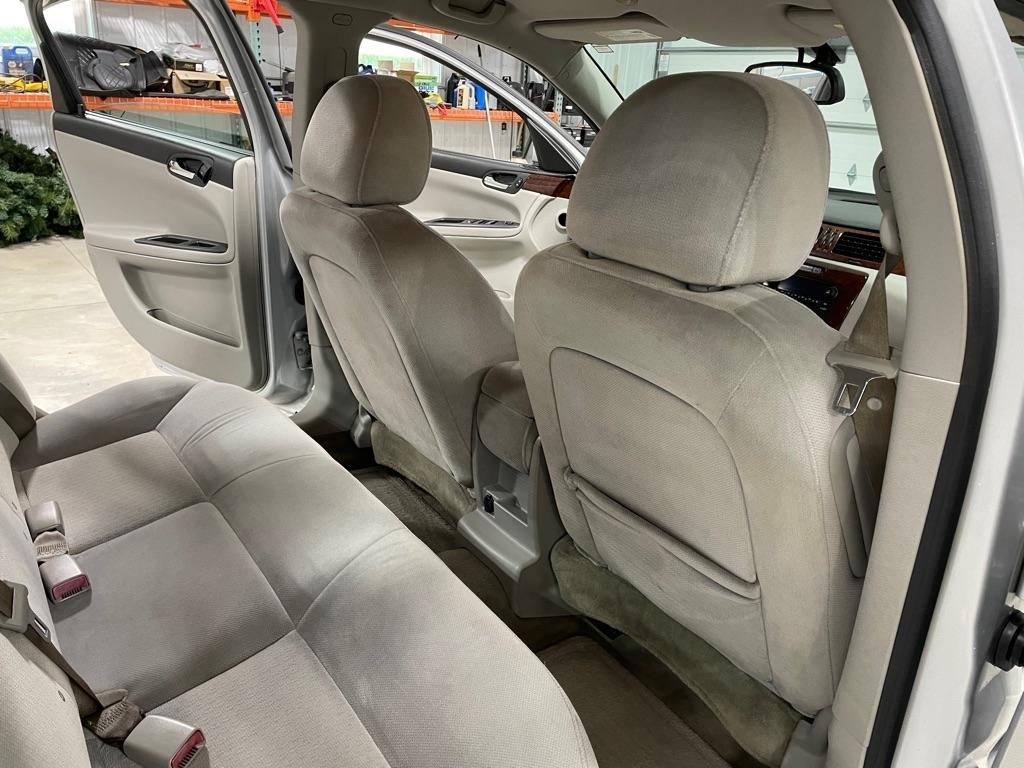 Chevrolet Impala  2010