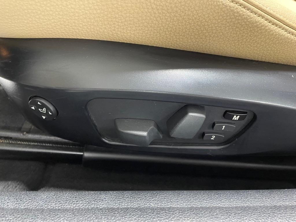 BMW 1-Series  2012