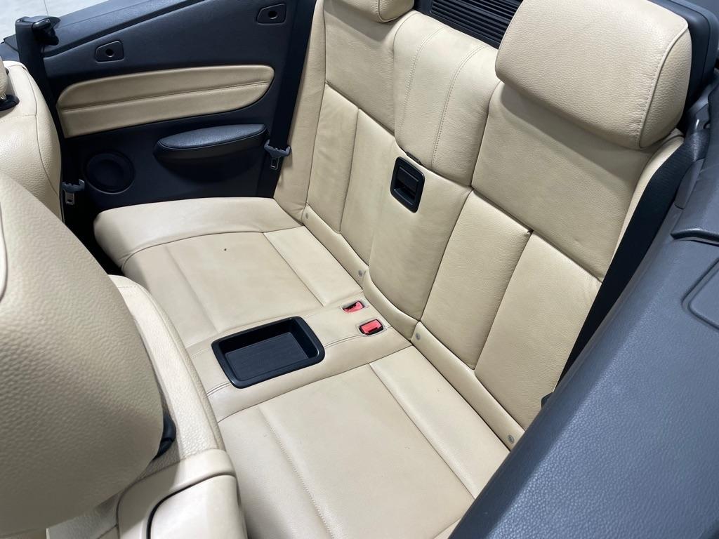 BMW 1-Series  2012