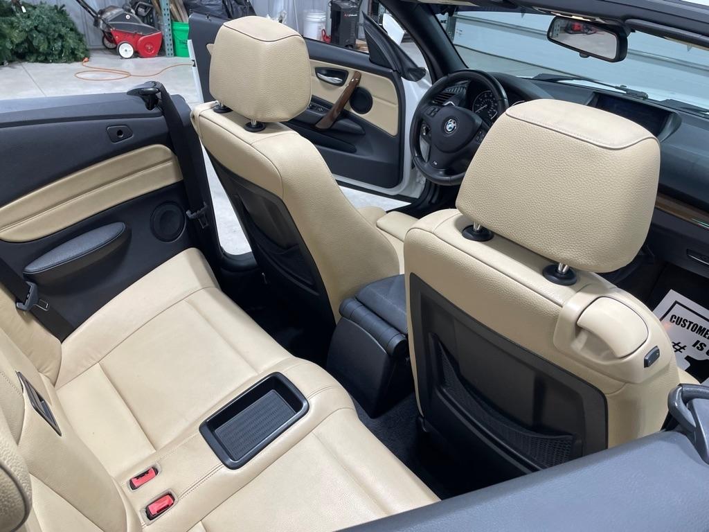 BMW 1-Series  2012