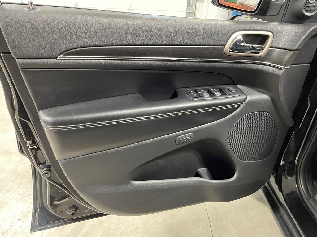 Jeep Grand Cherokee  2016