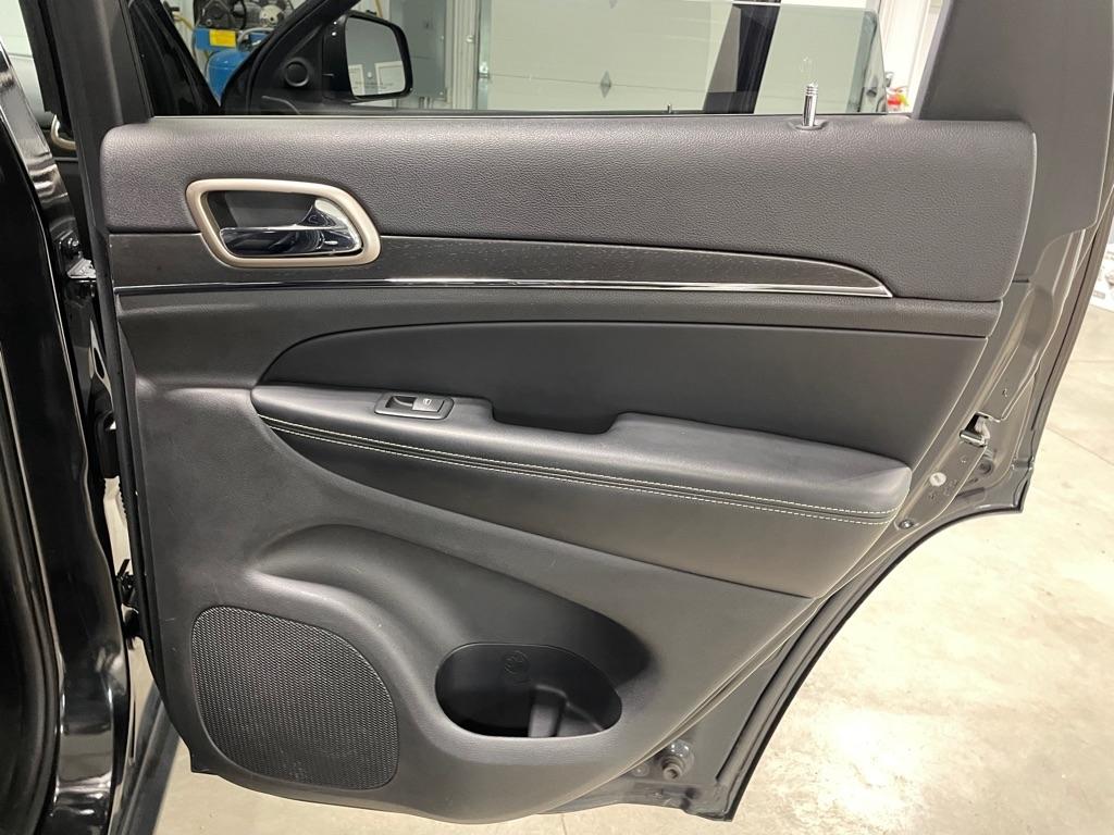 Jeep Grand Cherokee  2016