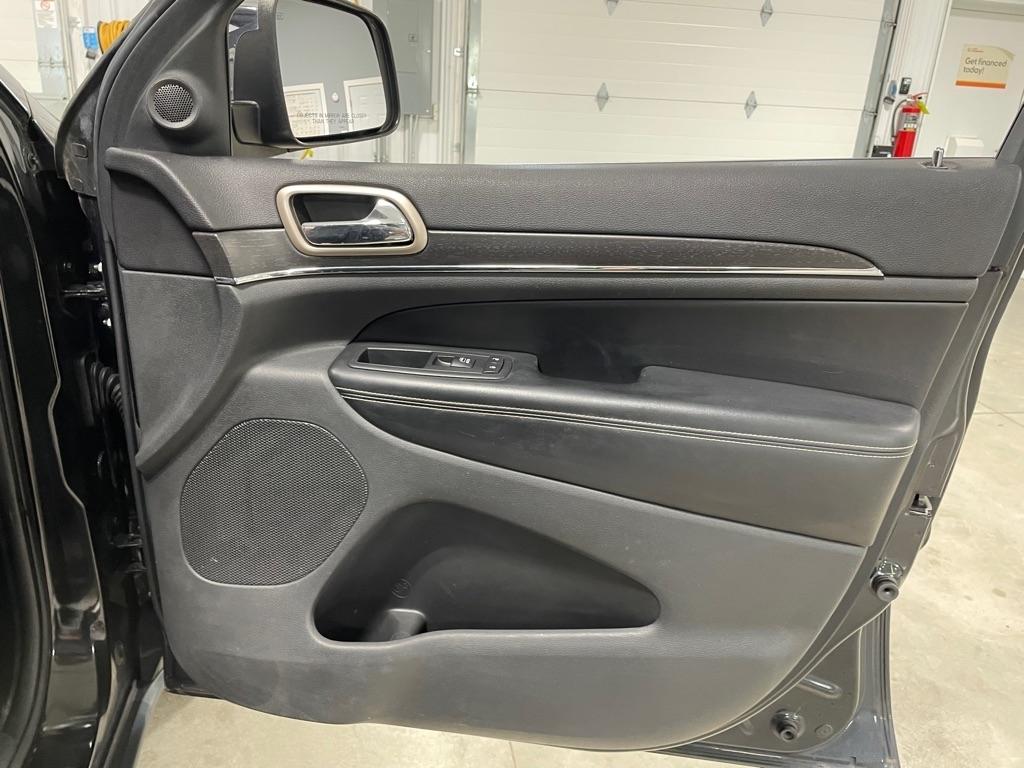Jeep Grand Cherokee  2016