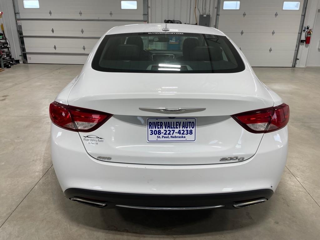 Chrysler 200  2015