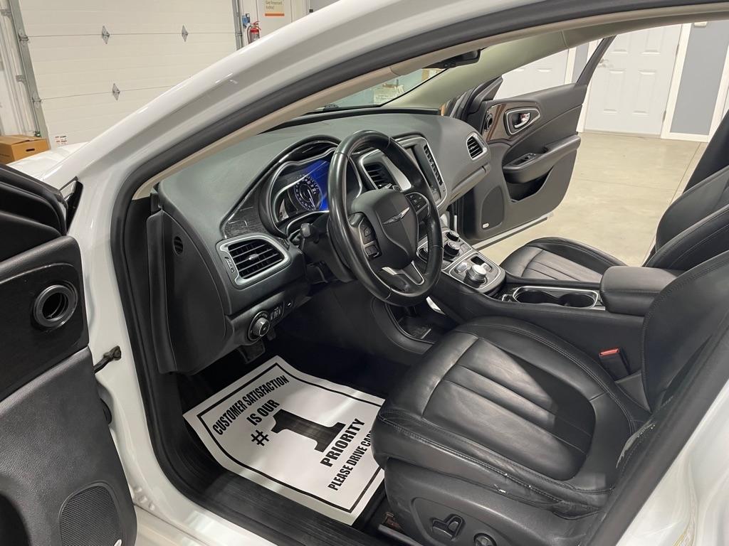 Chrysler 200  2015