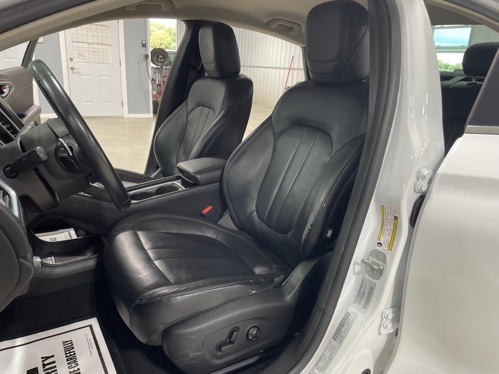 Chrysler 200  2015