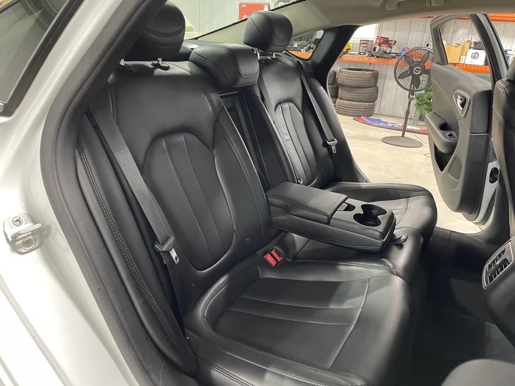 Chrysler 200  2015