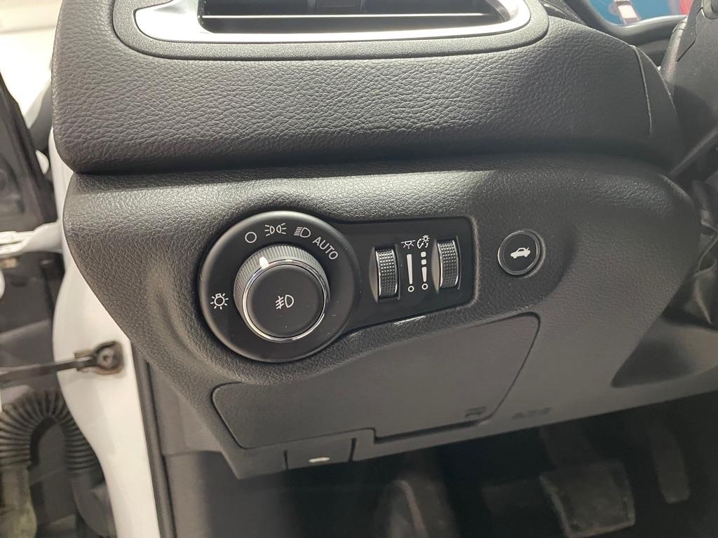 Chrysler 200  2015