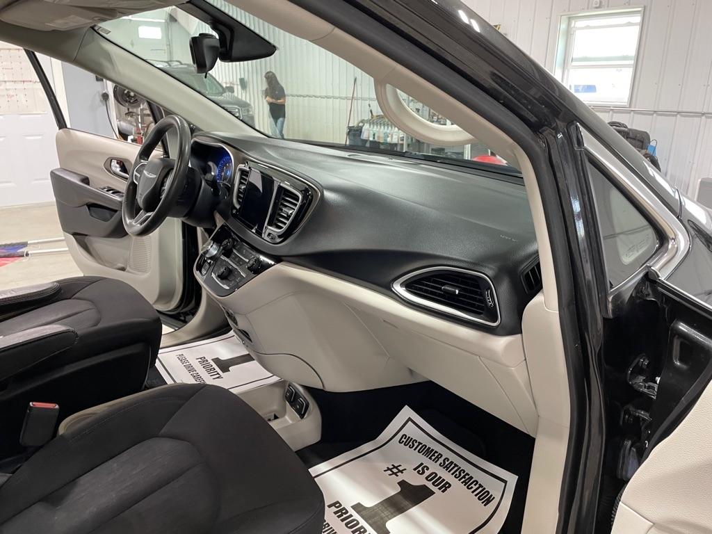 Chrysler Pacifica  2017