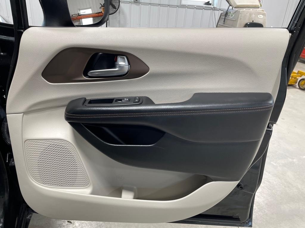 Chrysler Pacifica  2017