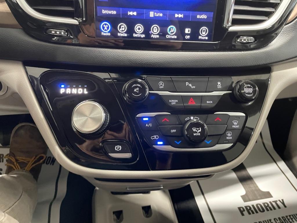 Chrysler Pacifica  2017