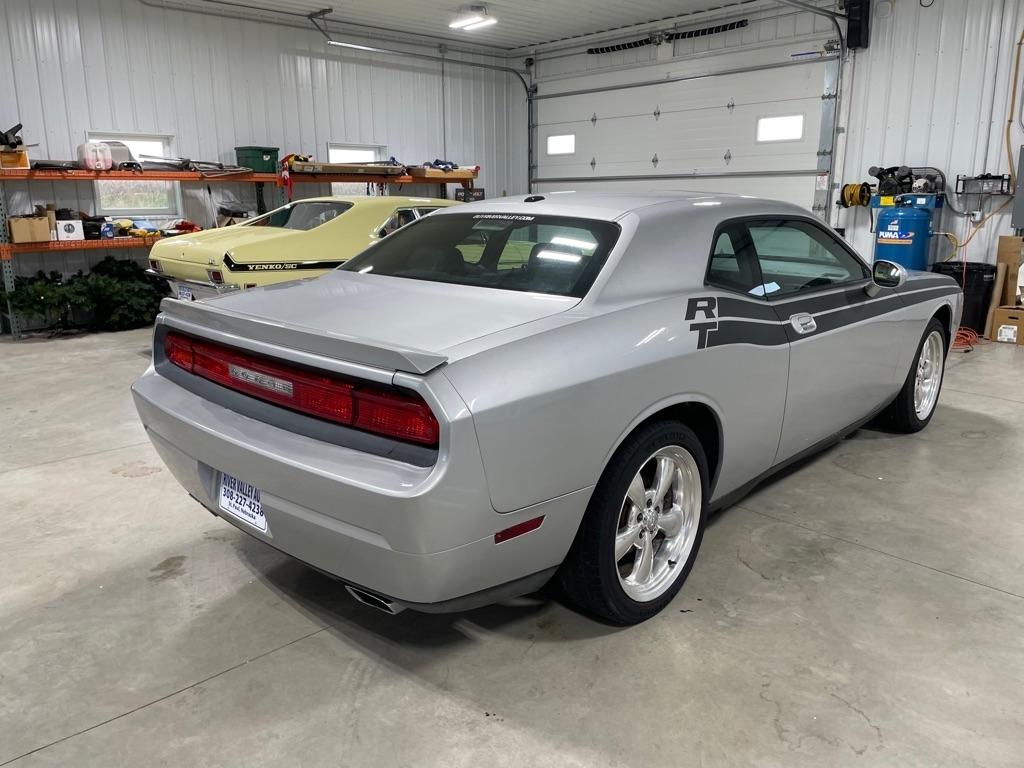 Dodge Challenger  2010