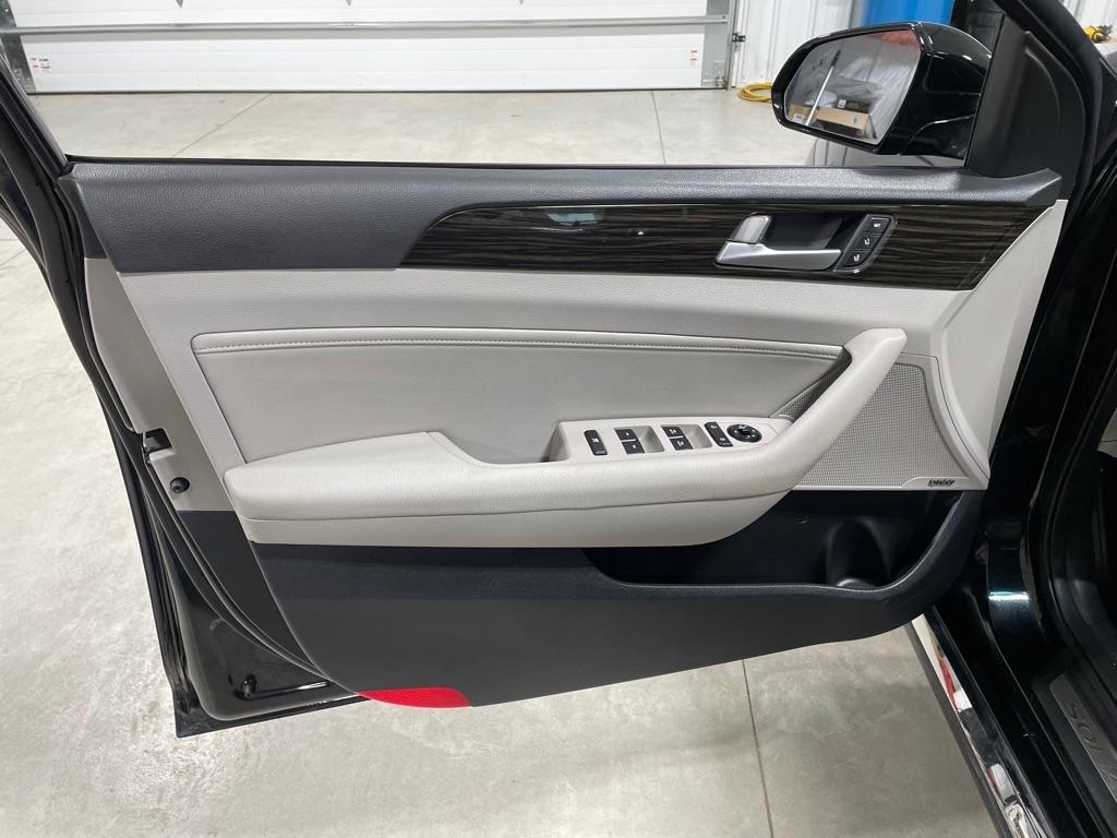 Hyundai Sonata  2016