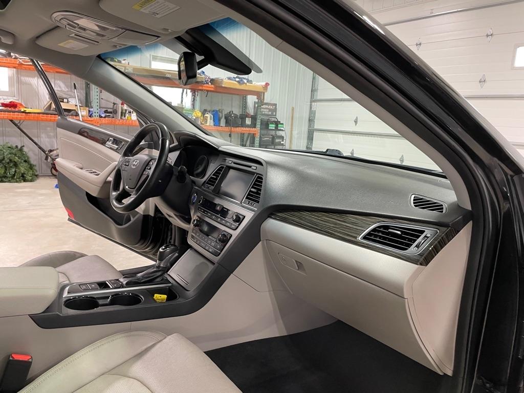 Hyundai Sonata  2016