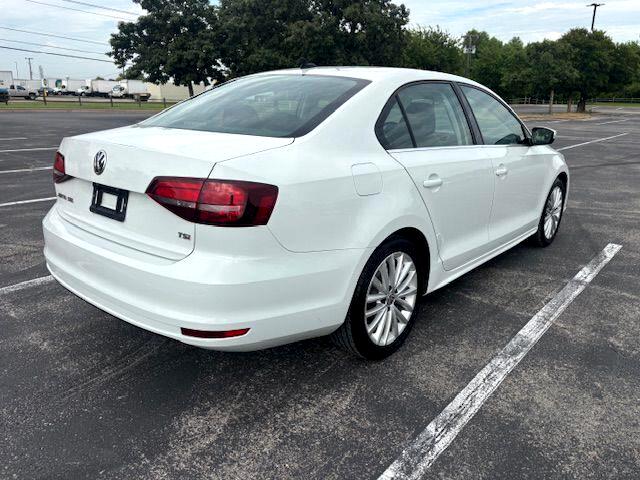 Volkswagen Jetta  2016