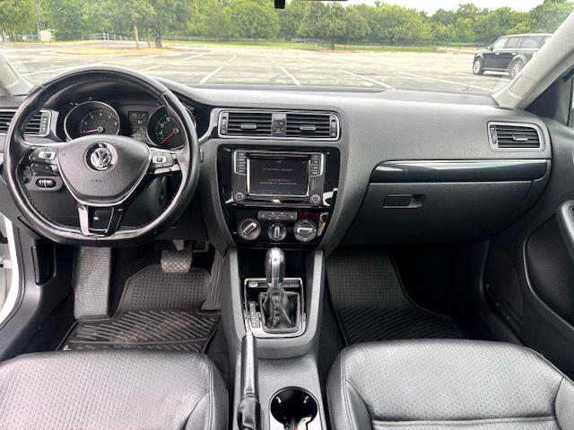 Volkswagen Jetta  2016
