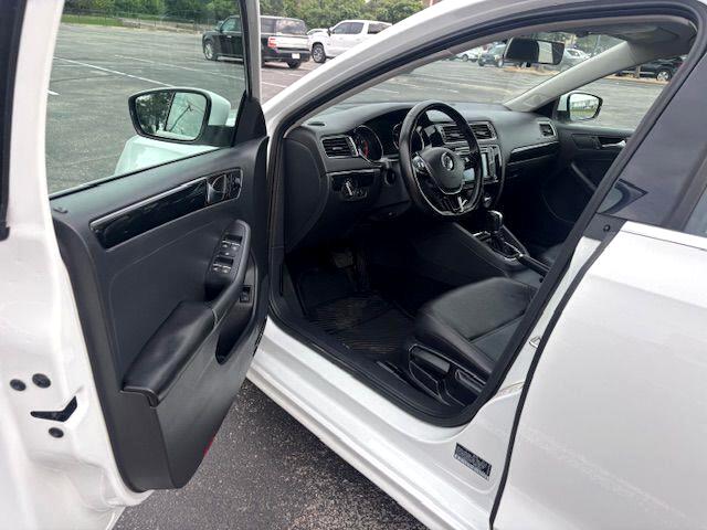 Volkswagen Jetta  2016