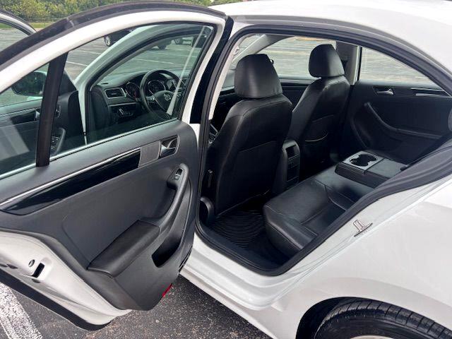 Volkswagen Jetta  2016