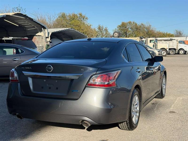 Nissan Altima  2014