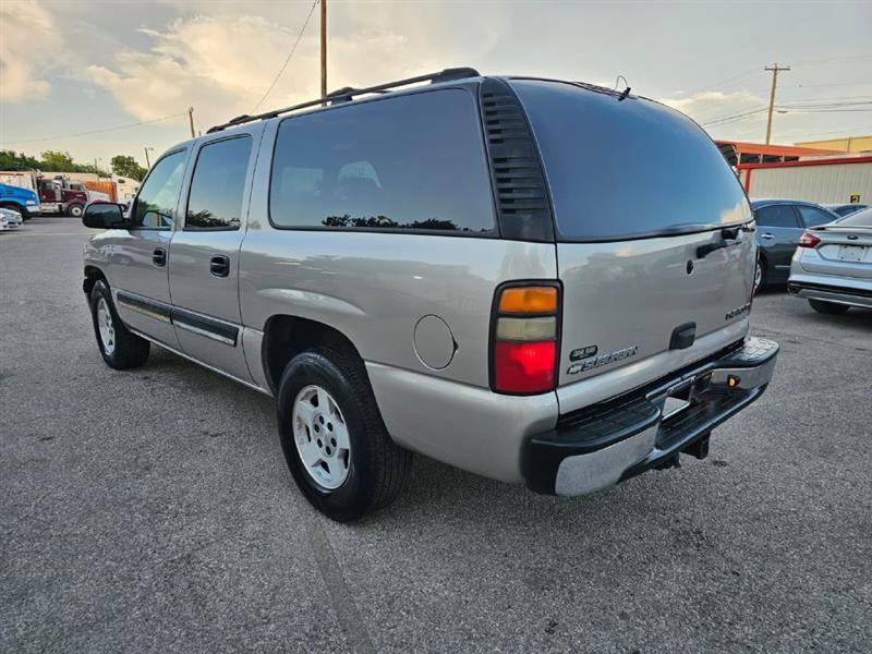 Chevrolet Suburban  2005