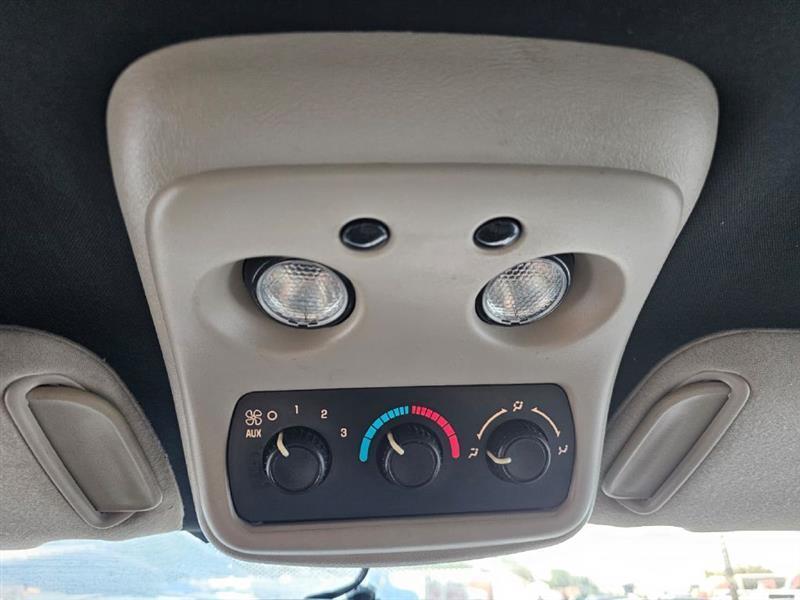 Chevrolet Suburban  2005