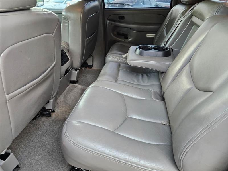 Chevrolet Suburban  2005