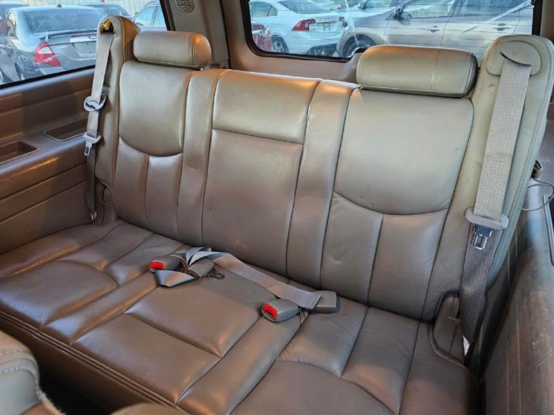 Chevrolet Suburban  2005