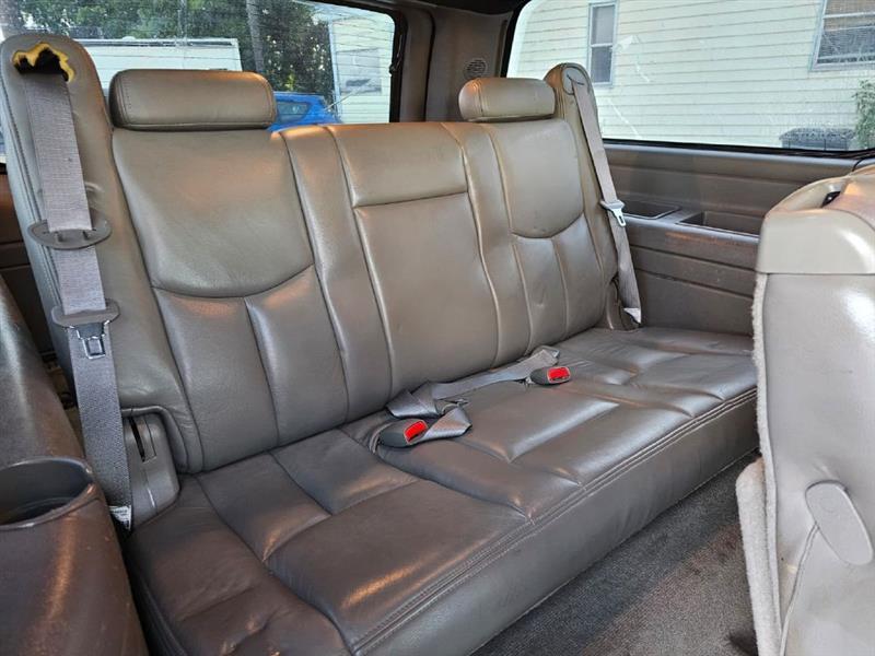 Chevrolet Suburban  2005