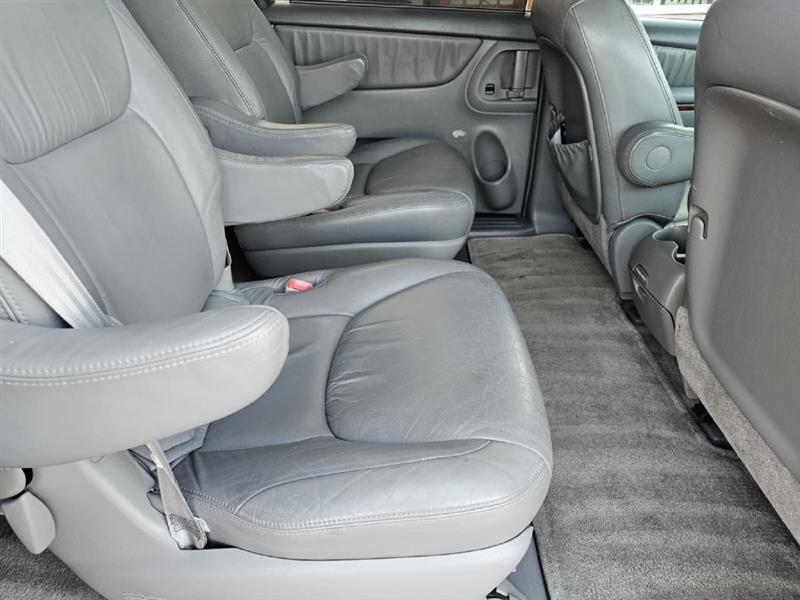 Toyota Sienna  2005