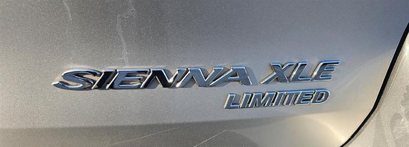 Toyota Sienna  2005