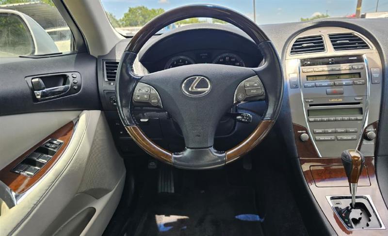 Lexus ES 350  2011