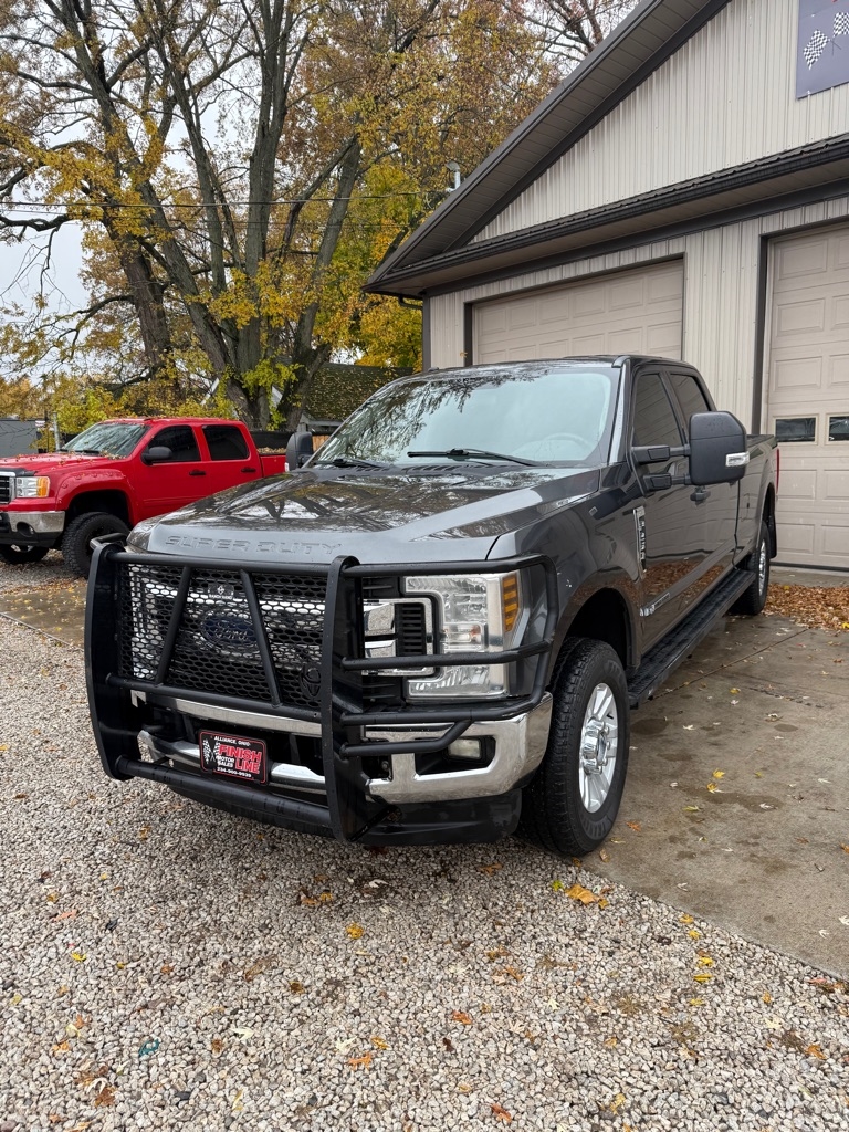 Ford F-250 SD XLT Crew Cab Long Bed 4WD 2018