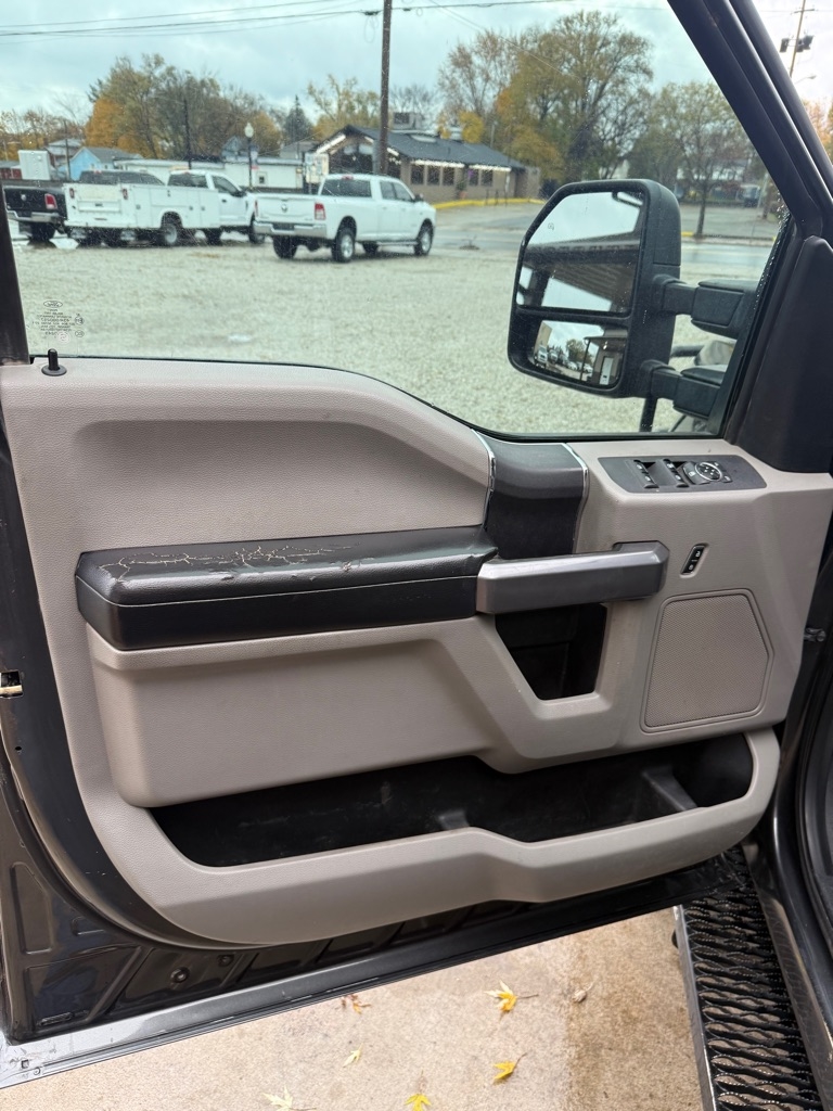 Ford F-250 SD XLT Crew Cab Long Bed 4WD 2018