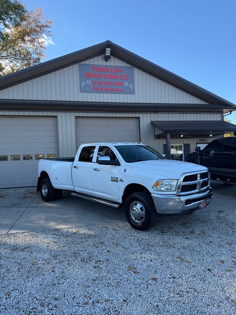 RAM 3500 Tradesman Crew Cab 4WD DRW 2016 RAM 3500 Tradesman Crew Cab 4WD DRW 2016
