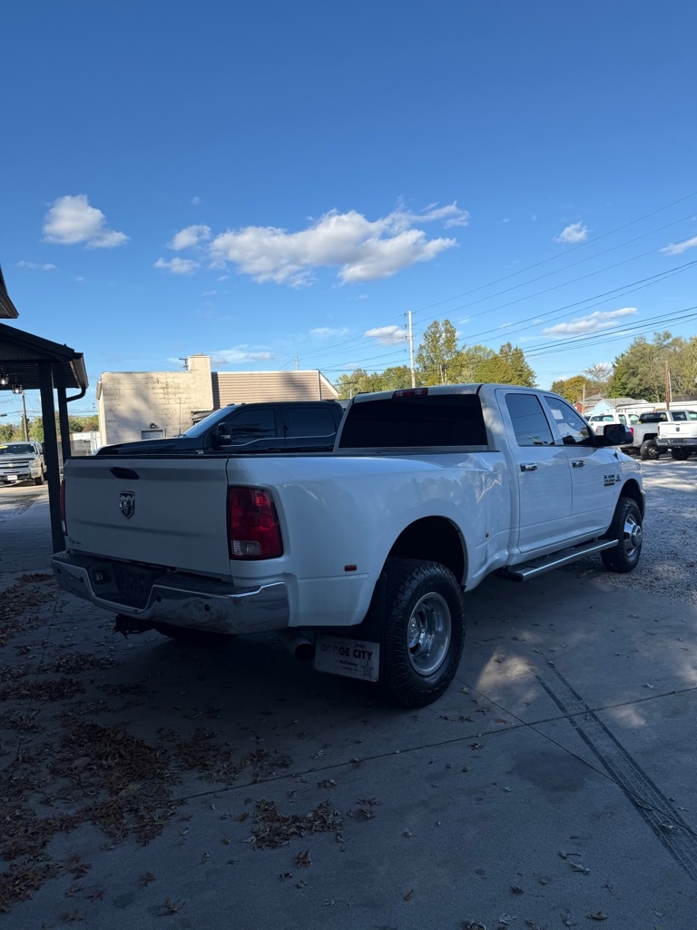 RAM 3500 Tradesman Crew Cab 4WD DRW 2016 RAM 3500 Tradesman Crew Cab 4WD DRW 2016