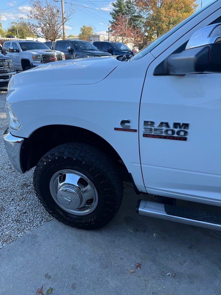 RAM 3500 Tradesman Crew Cab 4WD DRW 2016 RAM 3500 Tradesman Crew Cab 4WD DRW 2016