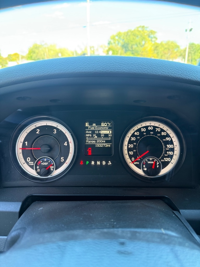 RAM 3500 Tradesman Crew Cab 4WD DRW 2016 RAM 3500 Tradesman Crew Cab 4WD DRW 2016
