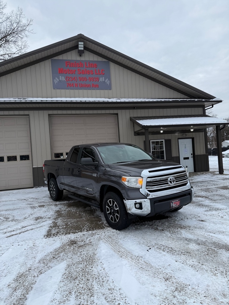 Toyota Tundra SR5 5.7L V8 Double Cab 4WD 2017