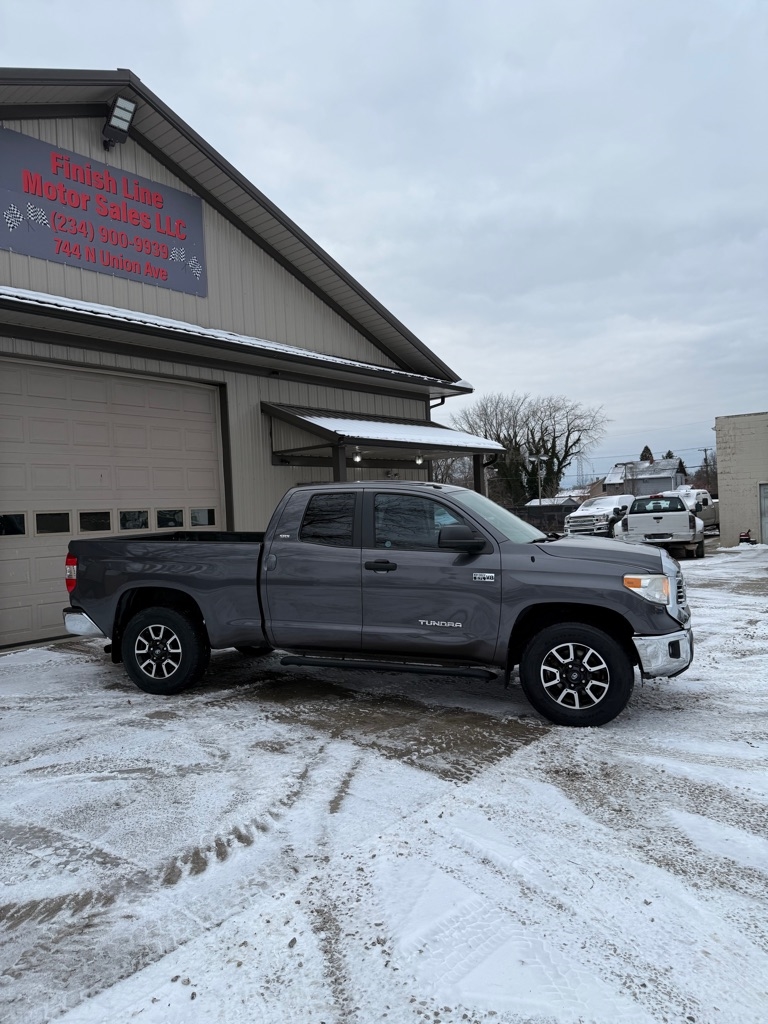 Toyota Tundra SR5 5.7L V8 Double Cab 4WD 2017