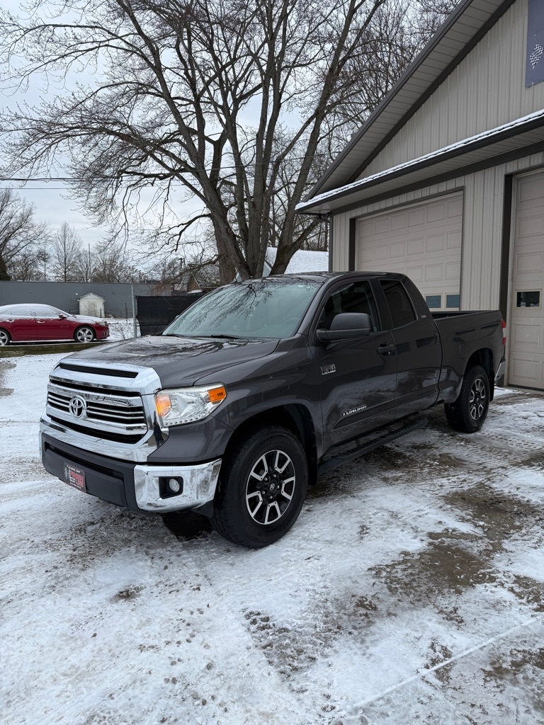 Toyota Tundra SR5 5.7L V8 Double Cab 4WD 2017