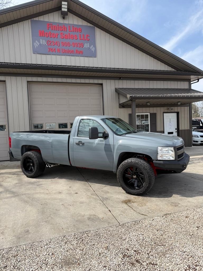 View vehicle photo 2