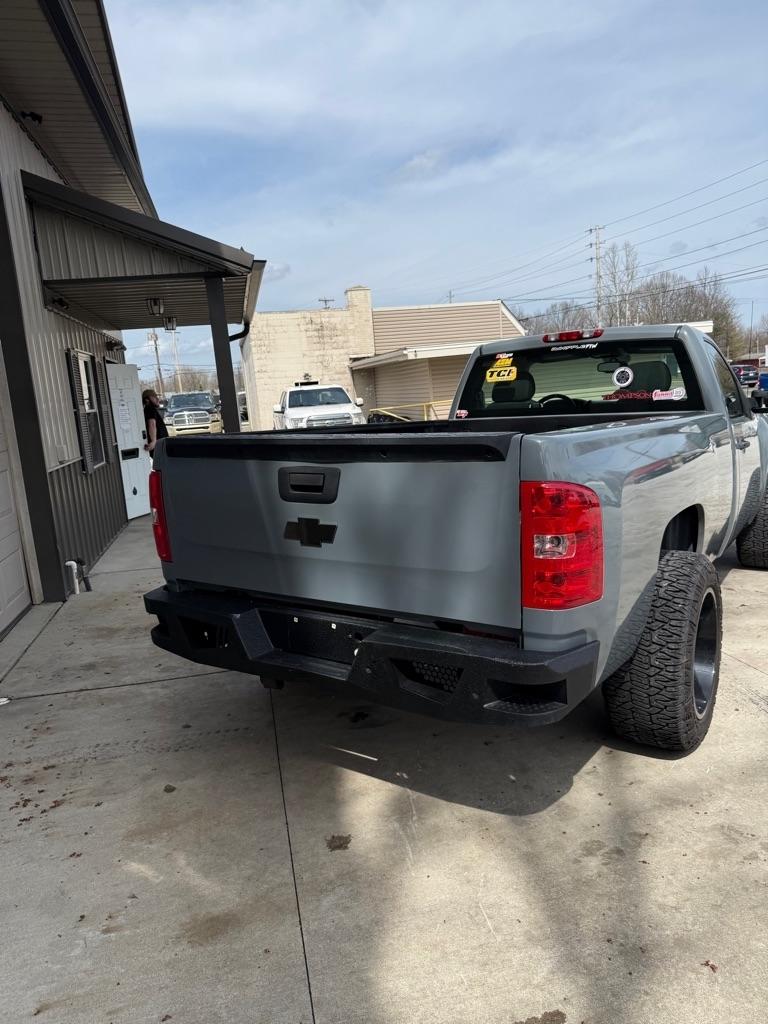 View vehicle photo 4