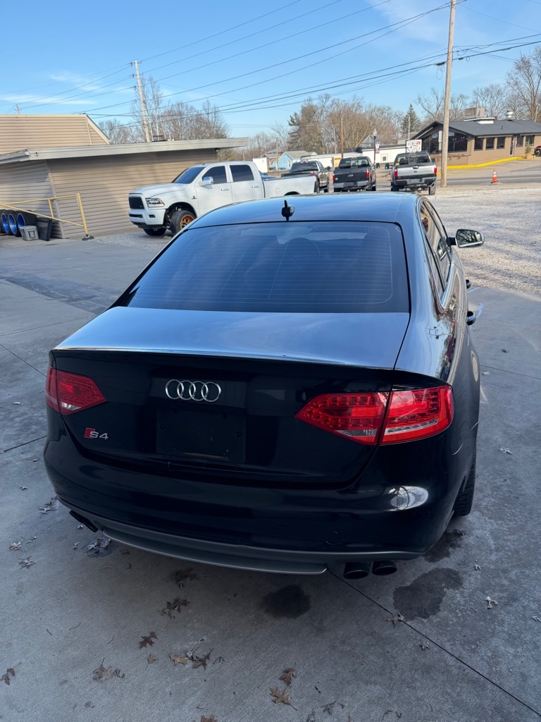 Audi S4 Sedan quattro 2010