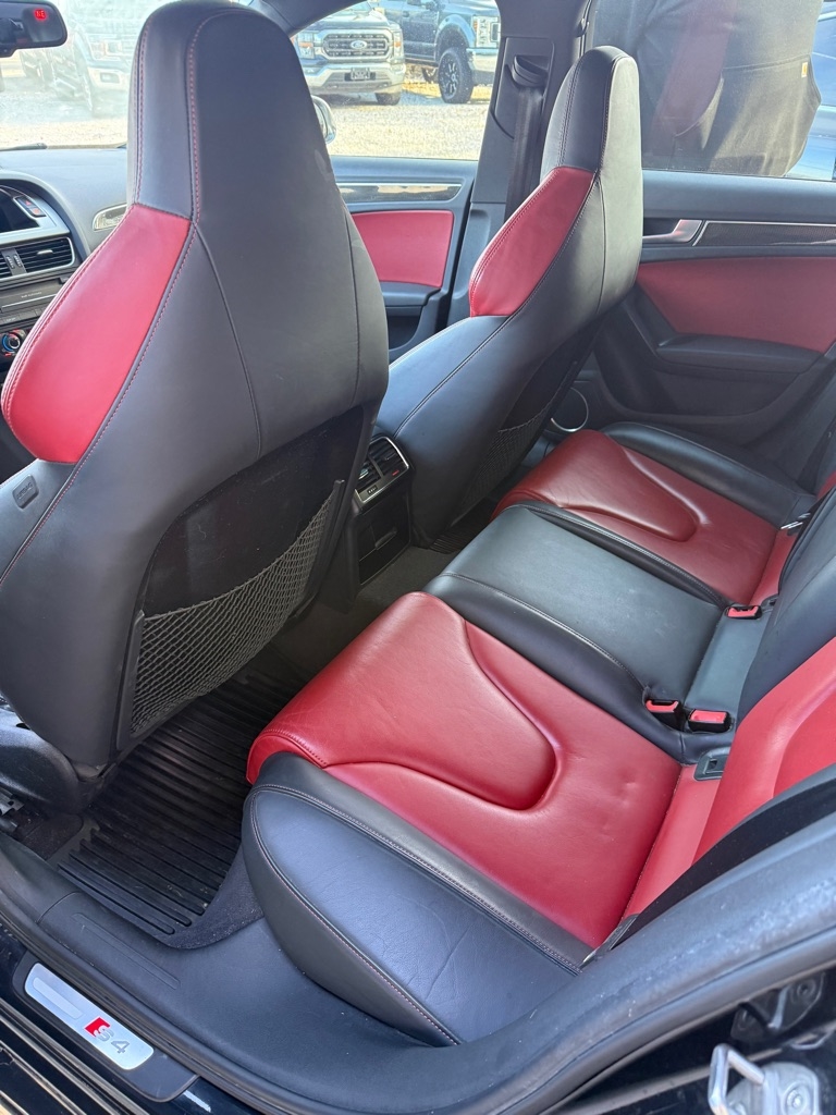 Audi S4 Sedan quattro 2010