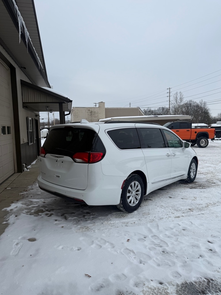 Chrysler Pacifica Touring-L 2017
