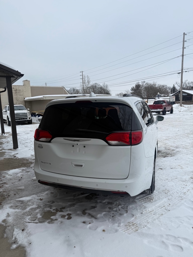 Chrysler Pacifica Touring-L 2017